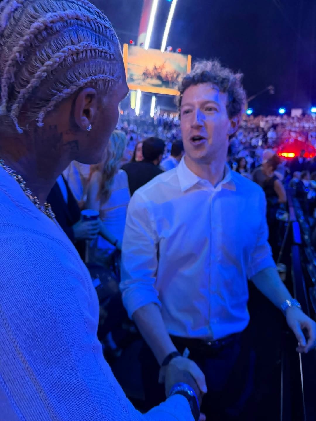 Mark Zuckerberg,  dong ho,  sinh,  Donald Trump,  UFC Freedom 250,  F.P. Journe anh 3