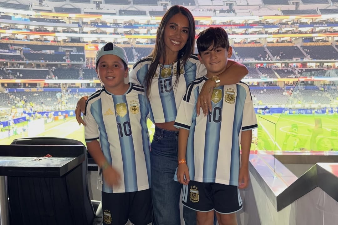 hinh xam,  Messi,  vo,  Antonela Roccuzzo, anh 4