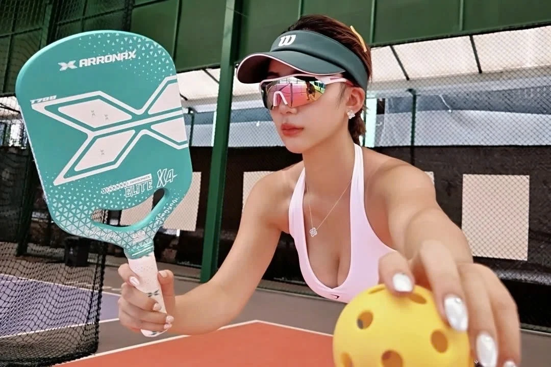 Hon 600 hang vot pickleball bi dao thai hinh anh