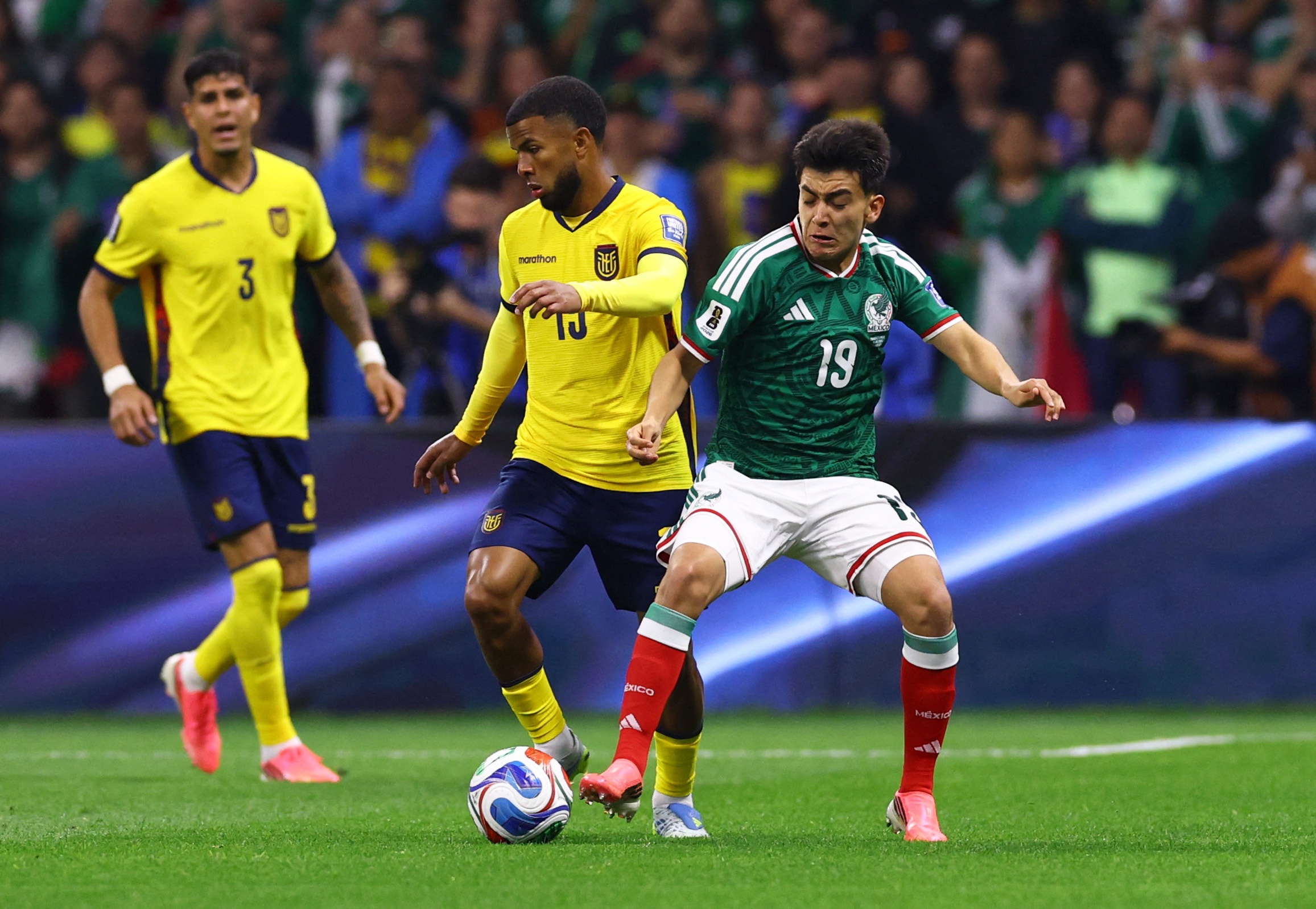 World Cup,  Gilberto Mora,  Mexico,  Tijuana,  Manchester United anh 2