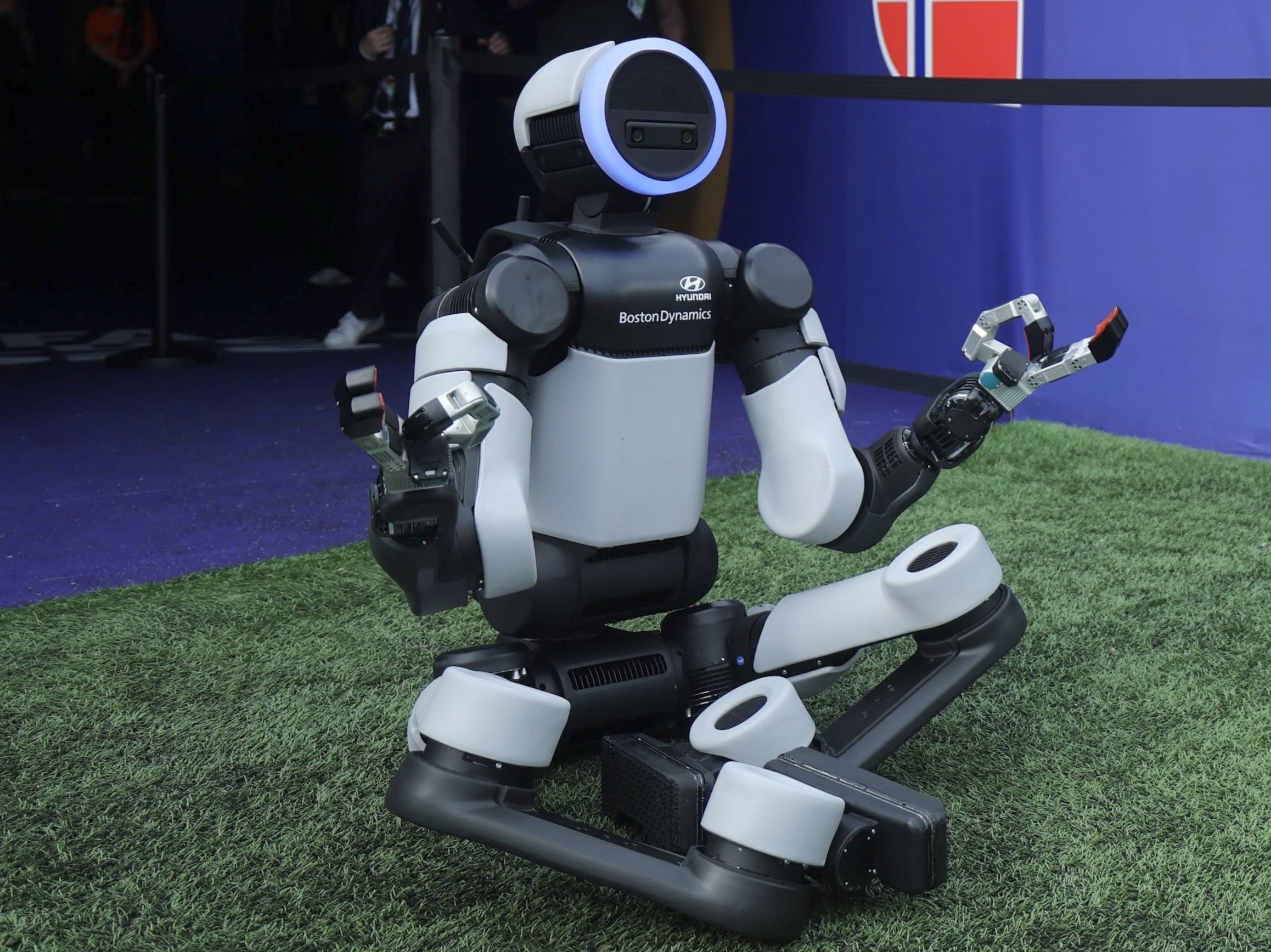 robot,  Haaland,  World Cup,  Na Uy,  Boston Dynamics,  Erling Haaland,  Tien dao Na Uy anh 2