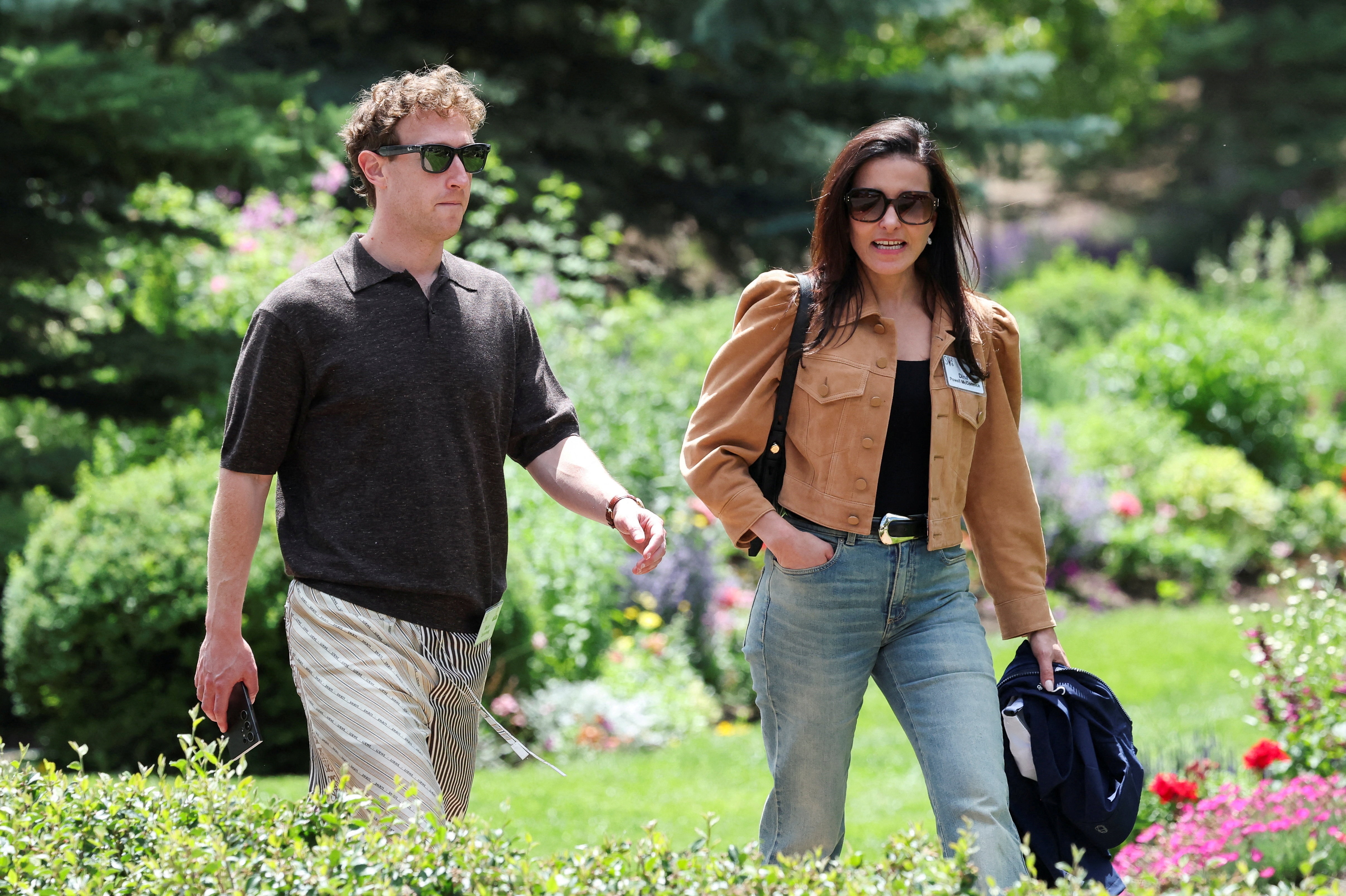 trang,  thời trang,  Mark Zuckerberg,  tỷ ph&uacute;,  Jeff Bezos,  &aacute;o b&oacute; ảnh 5