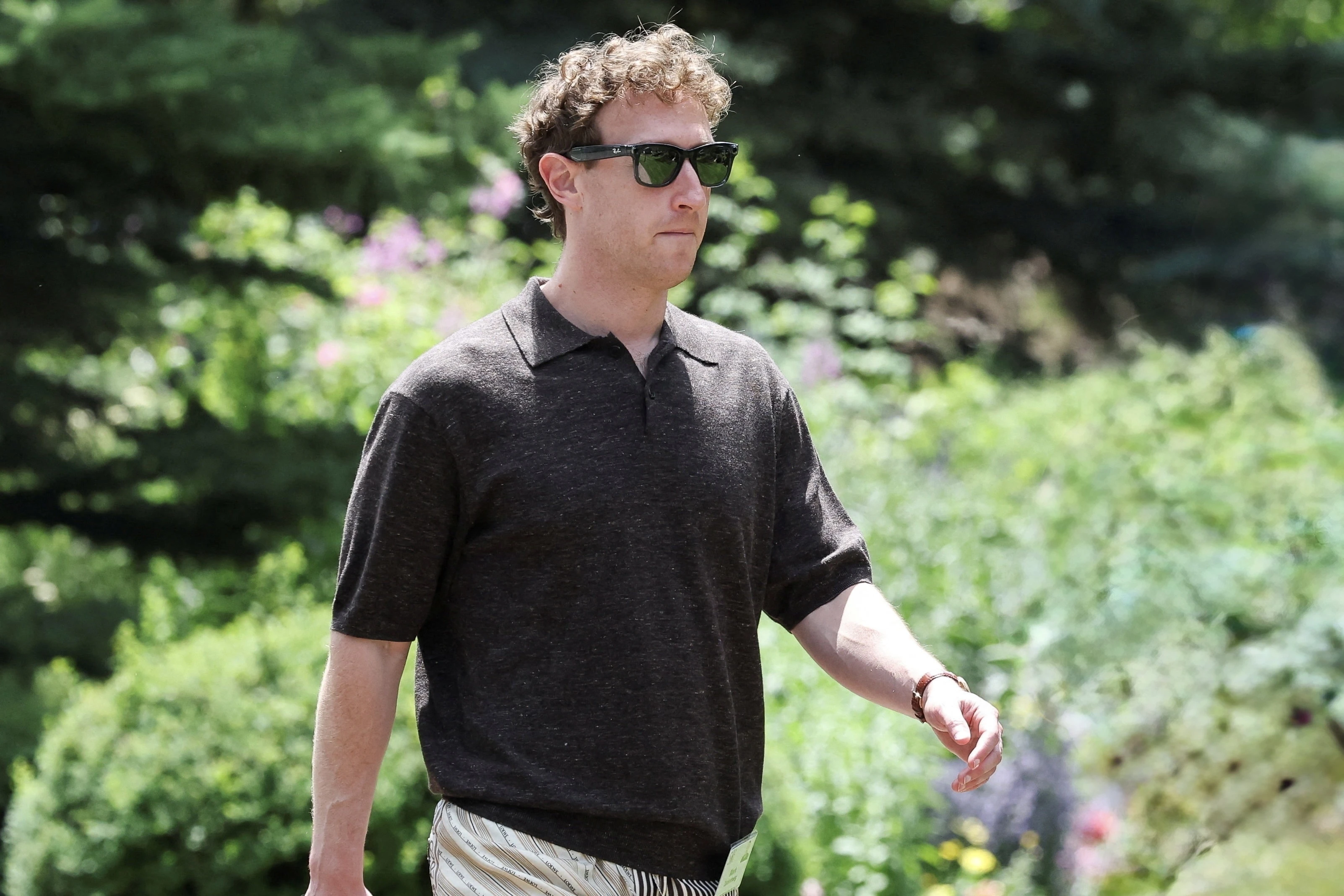 Mark Zuckerberg lạc quẻ ở ‘trại hè tỷ phú’