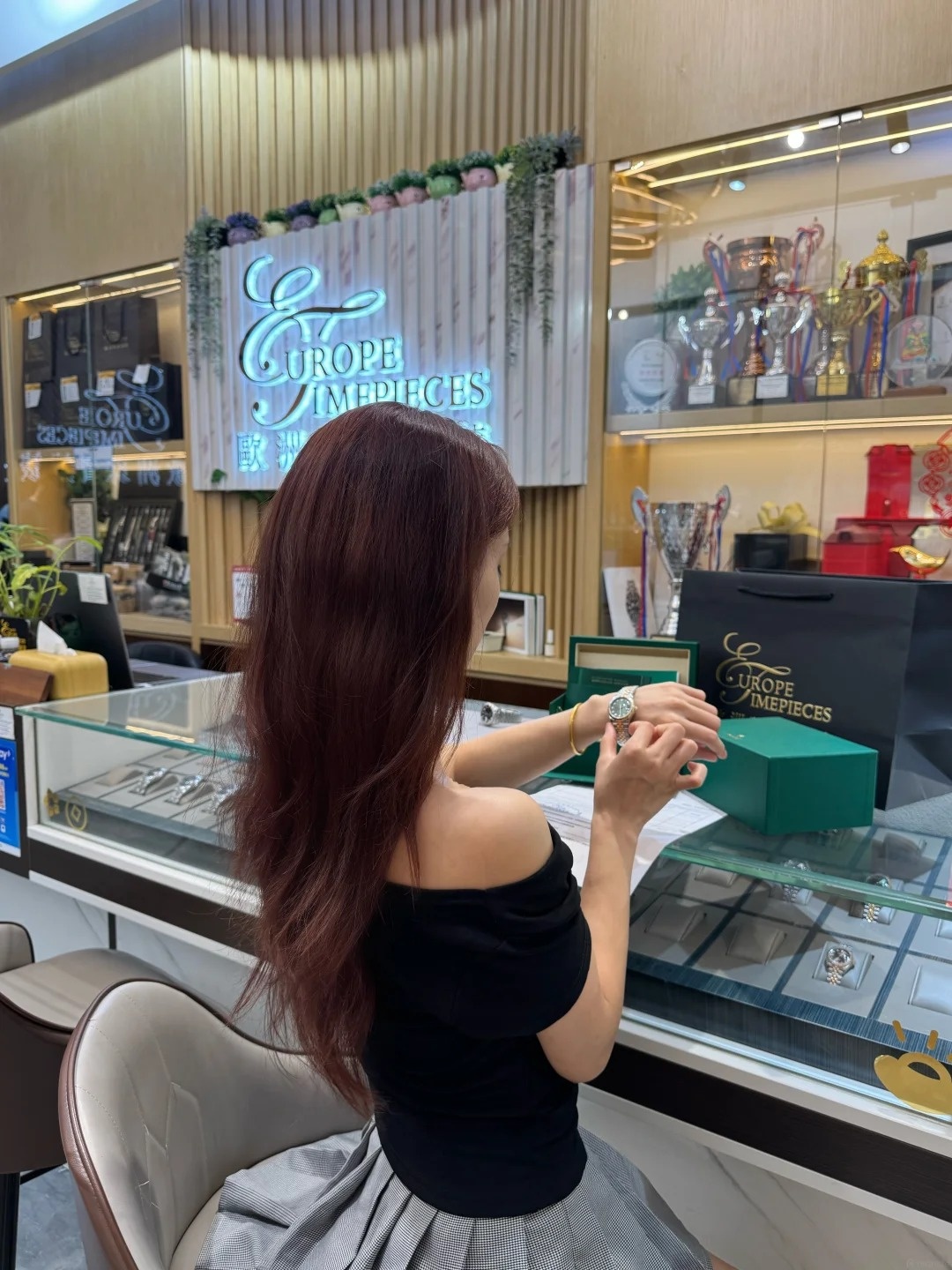 ch&acirc;u &Aacute;,  rolex,  đồng hồ ảnh 3