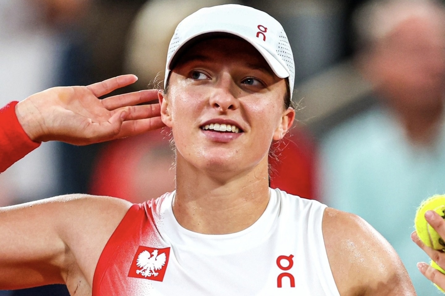 Bên trong tủ sách của cựu tay vợt tennis số 1 thế giới