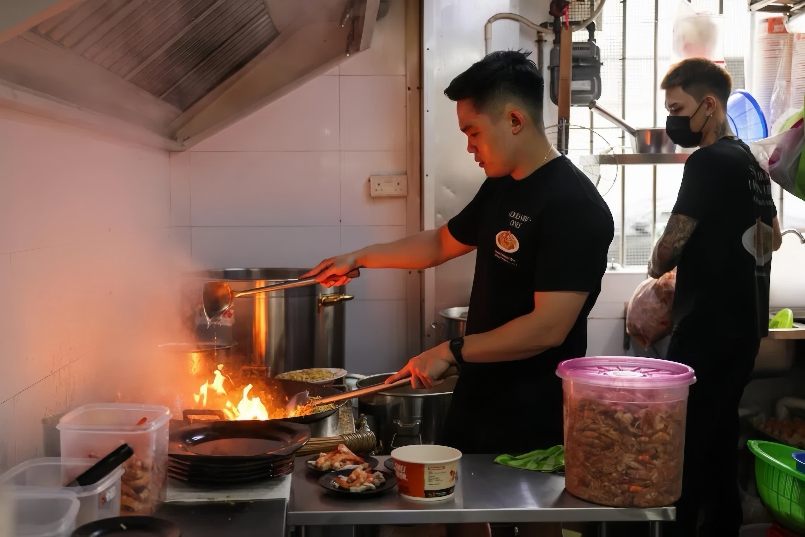 s&aacute;ch,  Mitchell Ong,  Shiok Hokkien Mee,  kỹ sư,  doanh nh&acirc;n ảnh 2