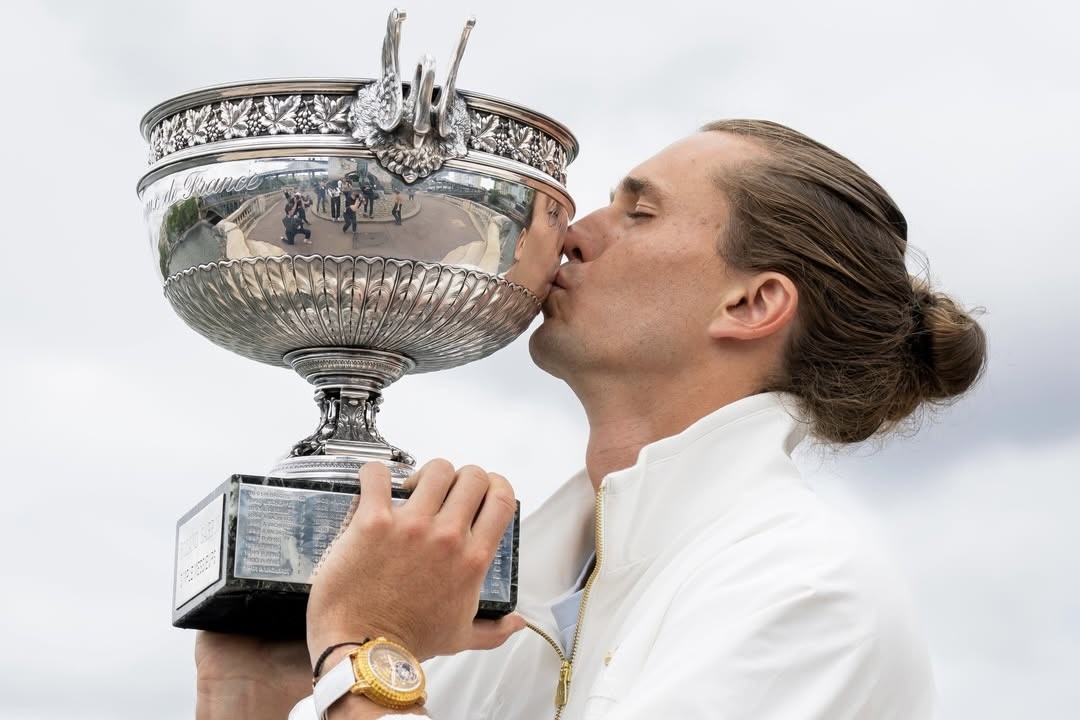 Để tạm quên tennis, tay vợt số 2 thế giới đọc sách về vũ trụ
