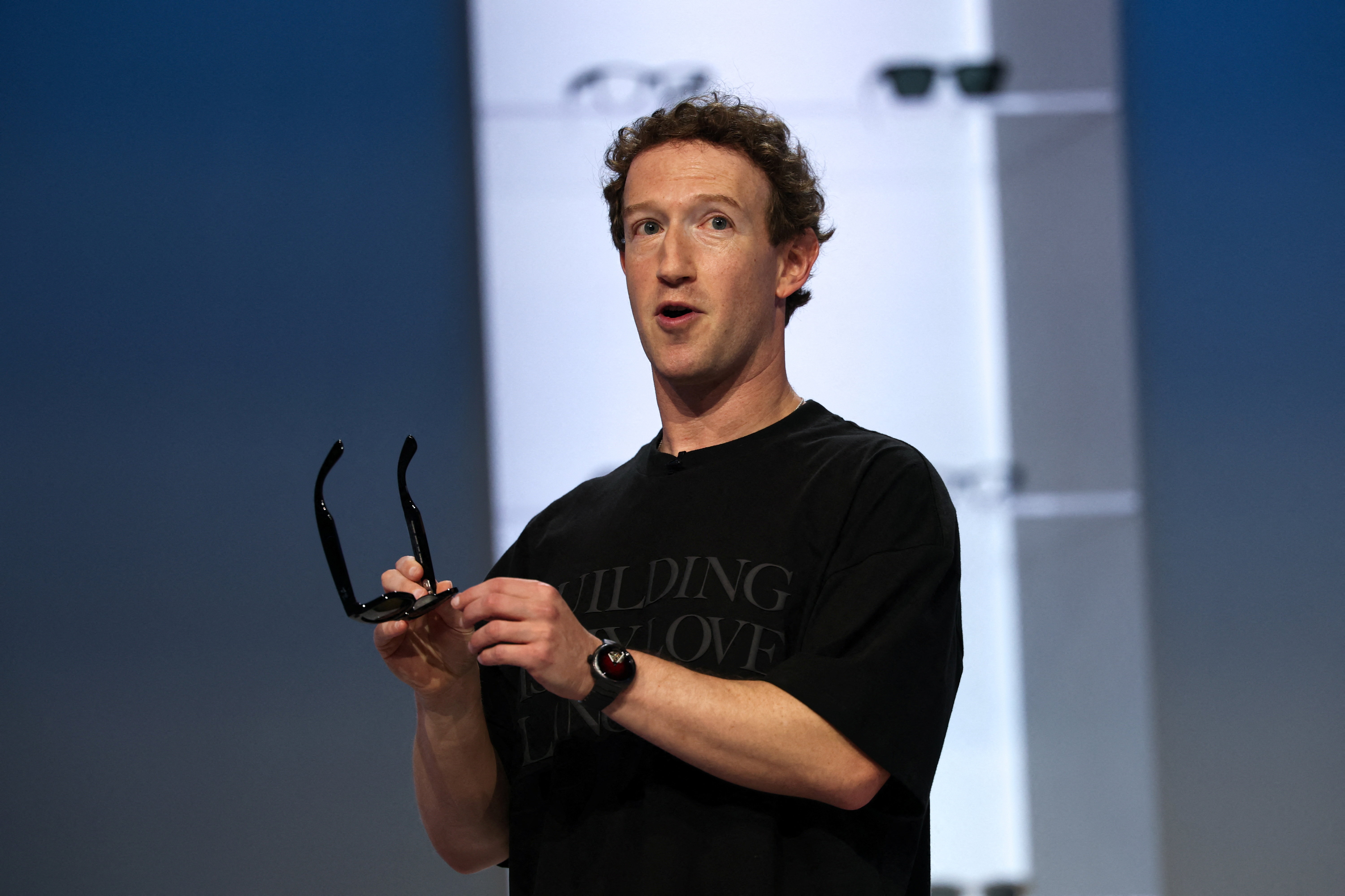 đồng hồ,  Mark Zuckerberg,  meta,  CEO Meta,  H. Moser & Cie.,  Gr&ouml;nefeld,  Voutilainen ảnh 2