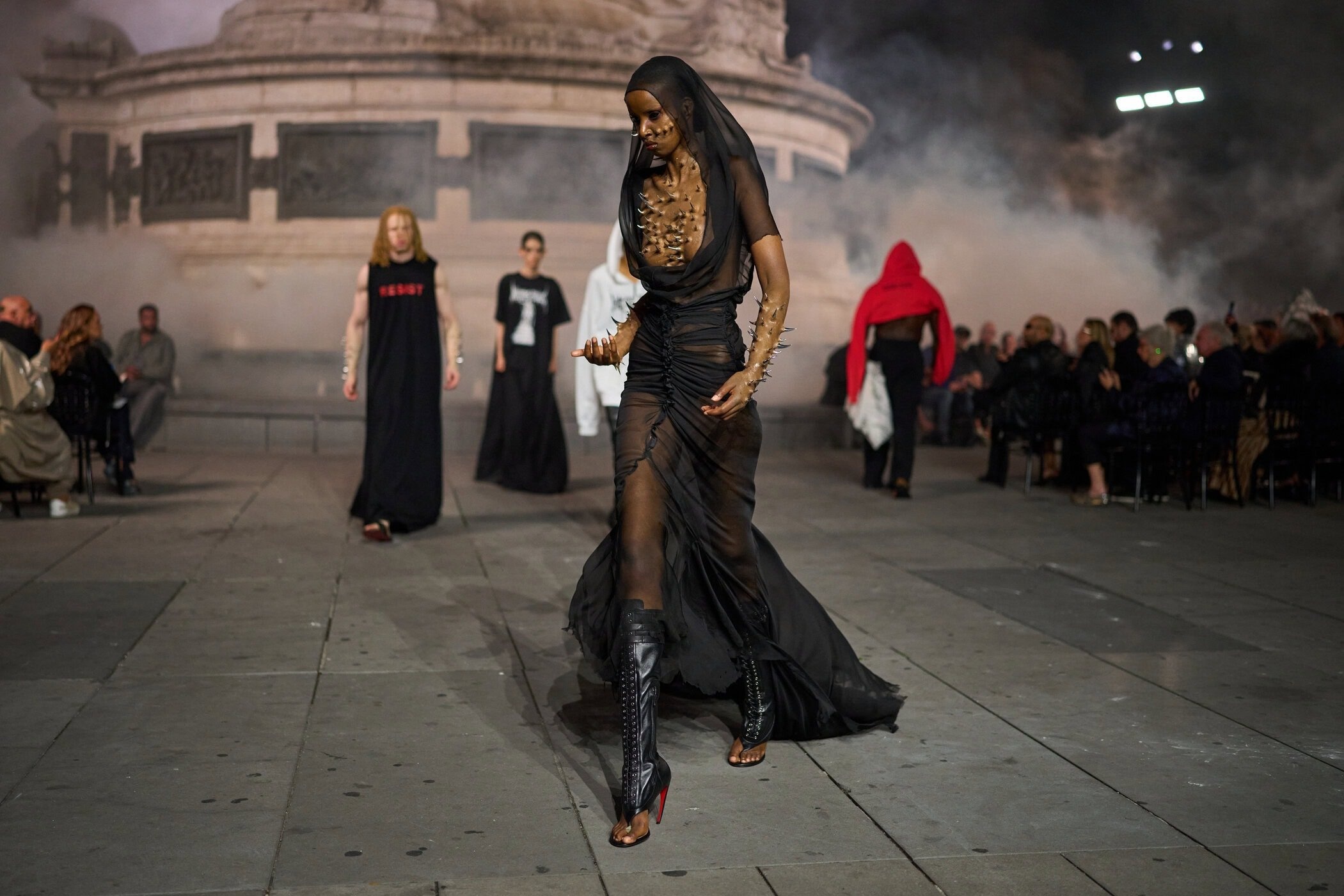 thời,  thời trang,  Paris Fashion Week,  ch&uacute; &yacute;,  g&acirc;y sốc,   ảnh 1