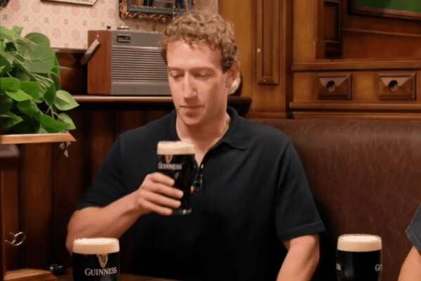 Giới công nghệ so kè sau hành động của Mark Zuckerberg