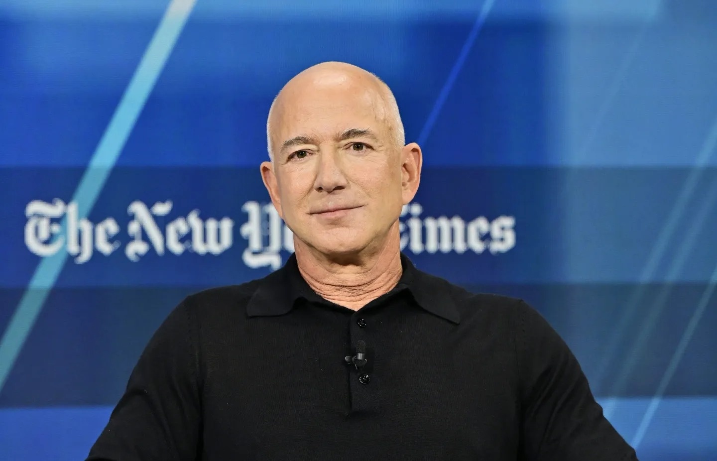 Jeff Bezos lac quan ve ong Trump hinh anh