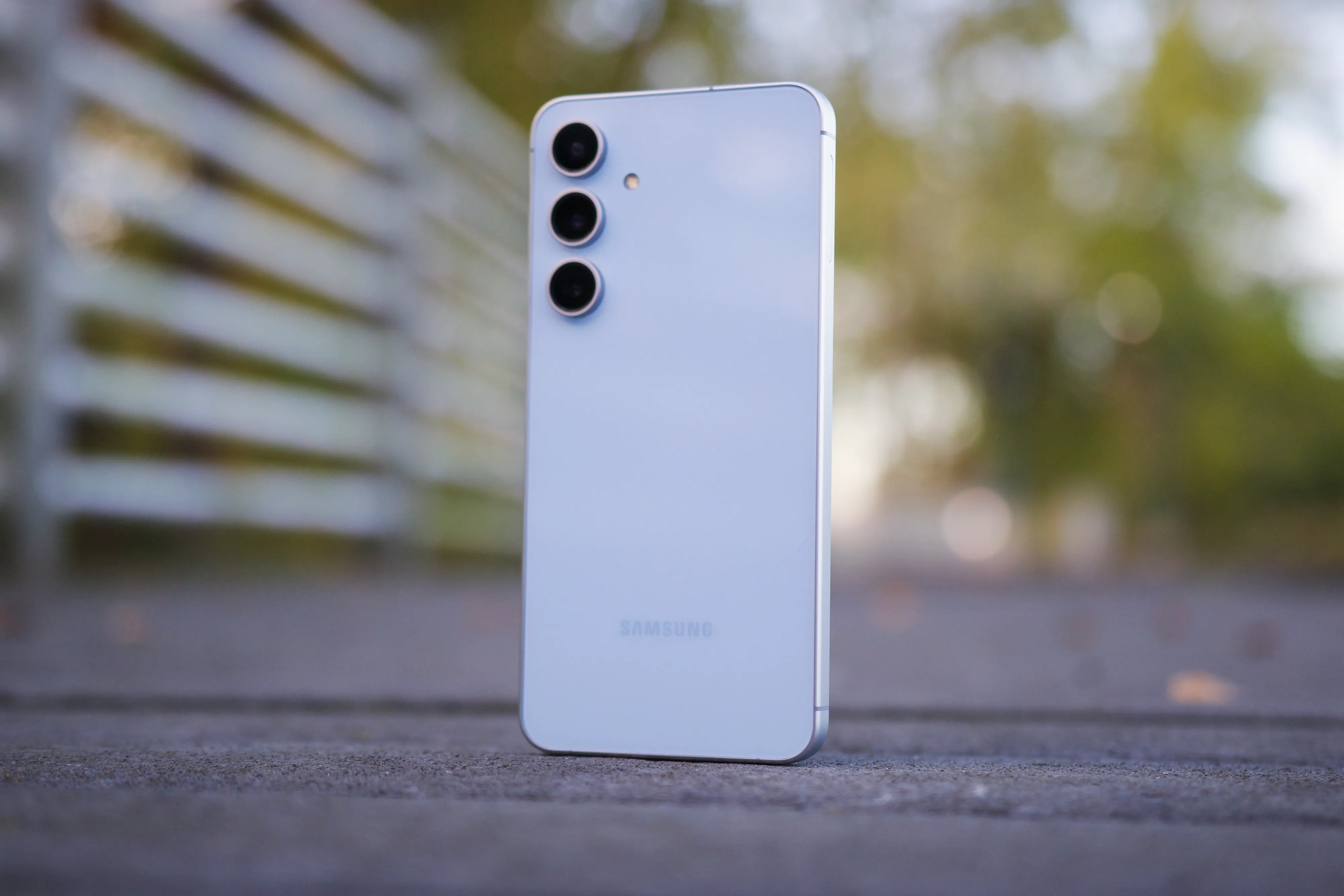 Mau dien thoai chua ra mat hap dan hon Galaxy S25 Ultra o mot diem hinh anh