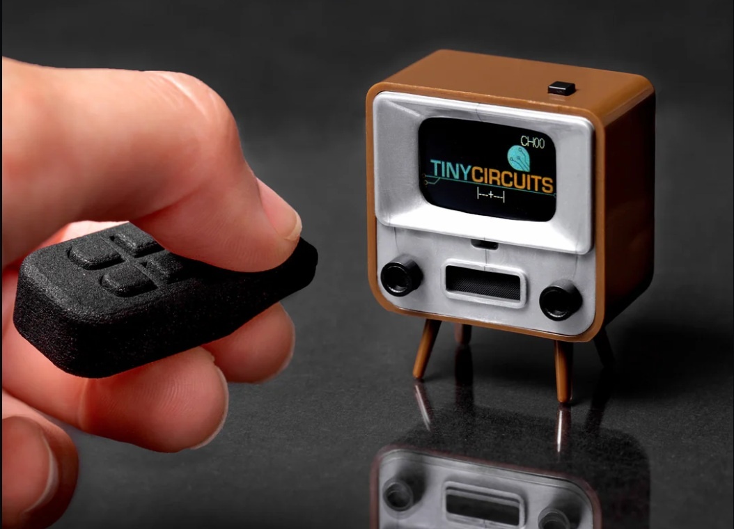 Chiec TV nho nhat the gioi hinh anh