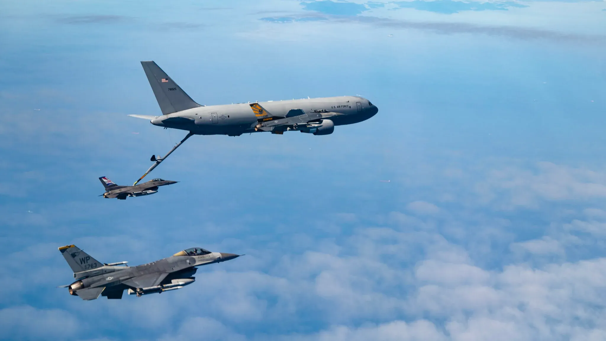 May bay tiep dau My vua roi quan trong nhu the nao hinh anh