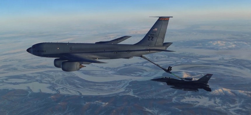 Yeu to dan den cai chet cua linh tren may bay cho dau My hinh anh