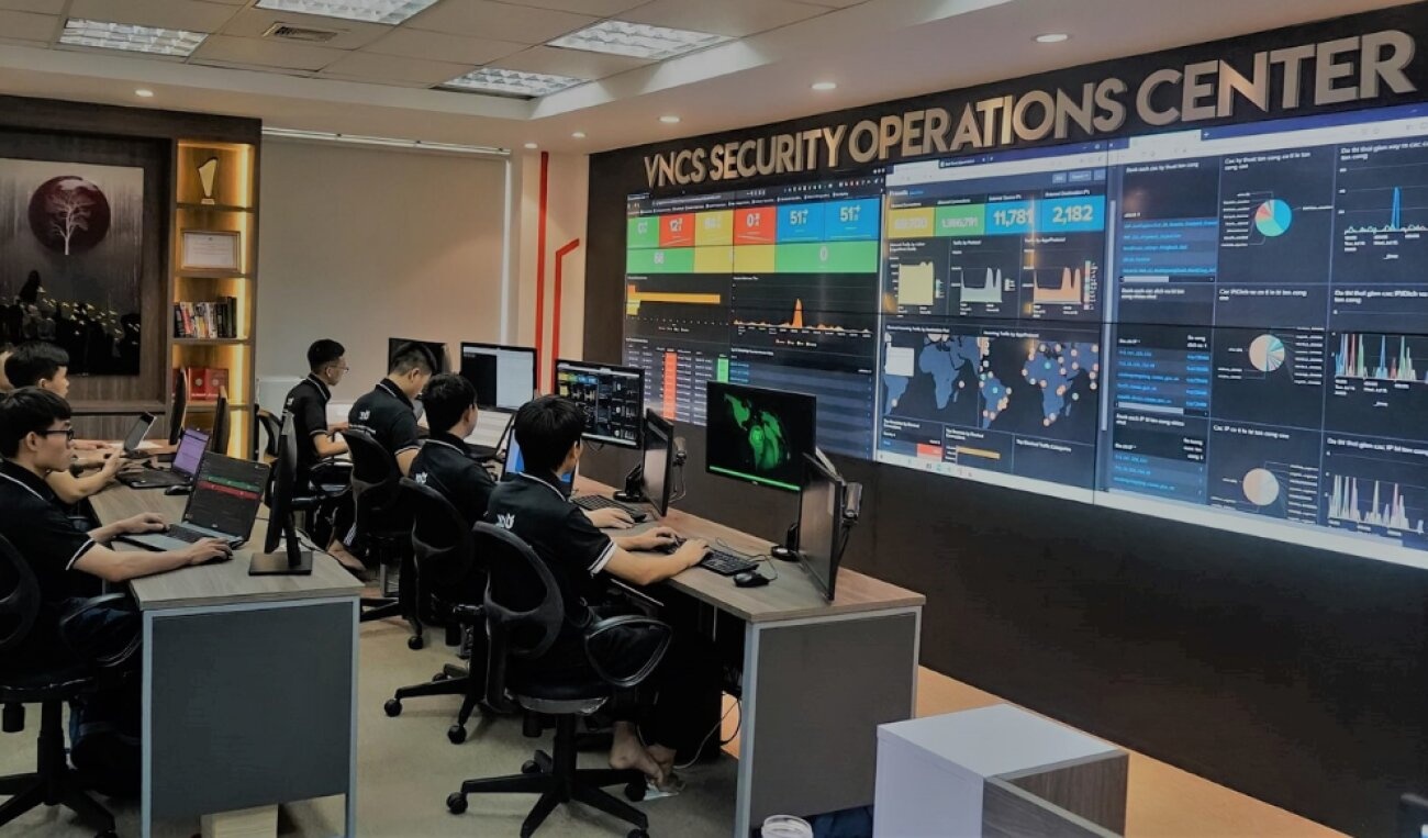 Ai duoc phep mua, ban du lieu? hinh anh