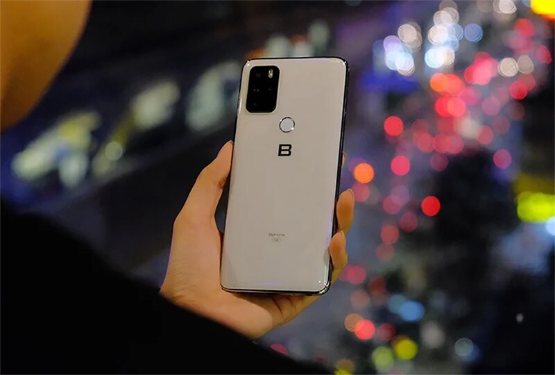 BKAV giam gia Bphone den 49% hinh anh
