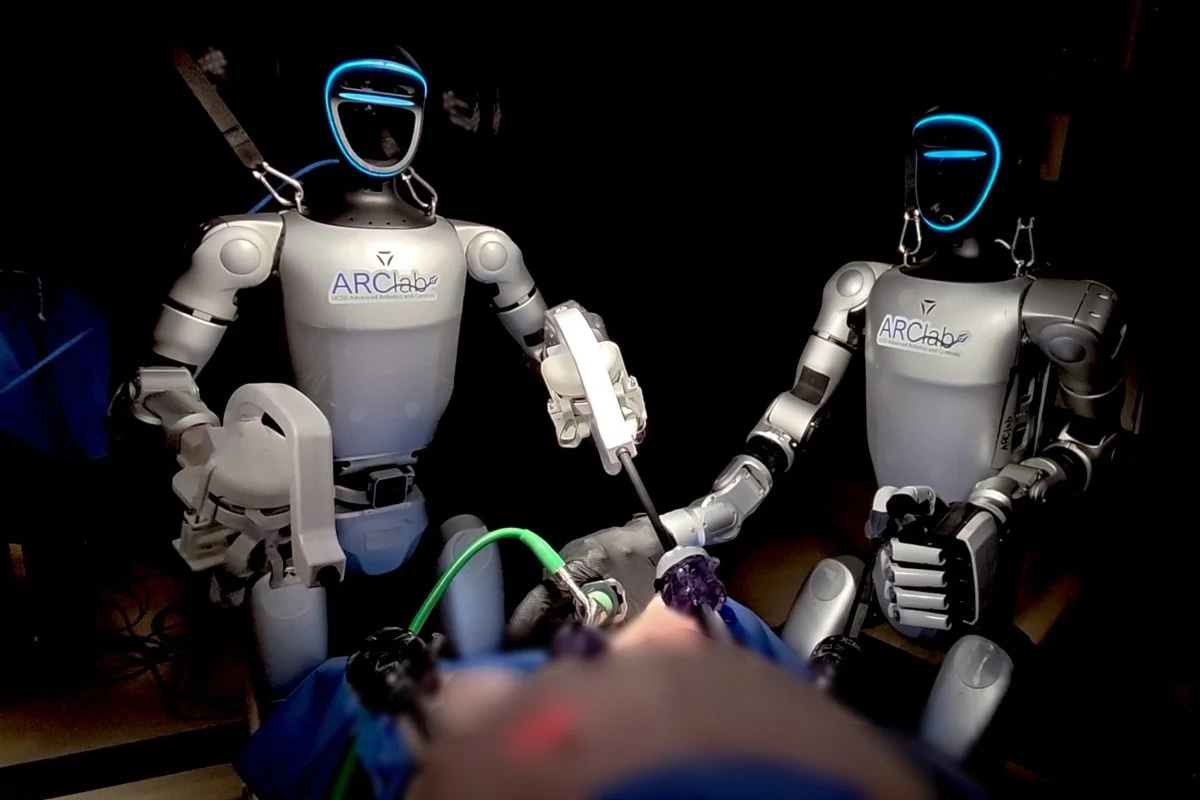 Đại học Mỹ thực hiện ca mổ bằng robot Trung Quốc