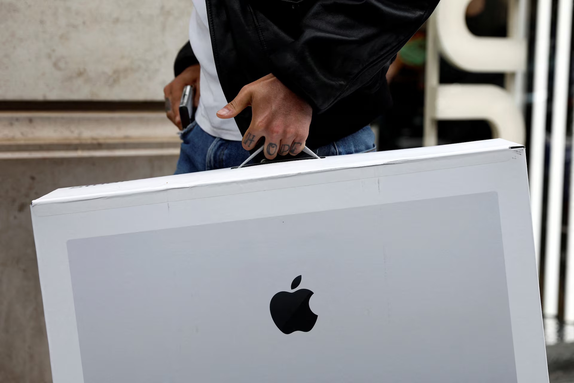 Apple lại lên đỉnh