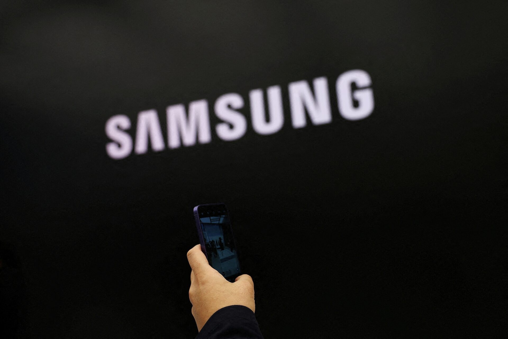 Samsung tính mua RAM Trung Quốc gắn cho điện thoại