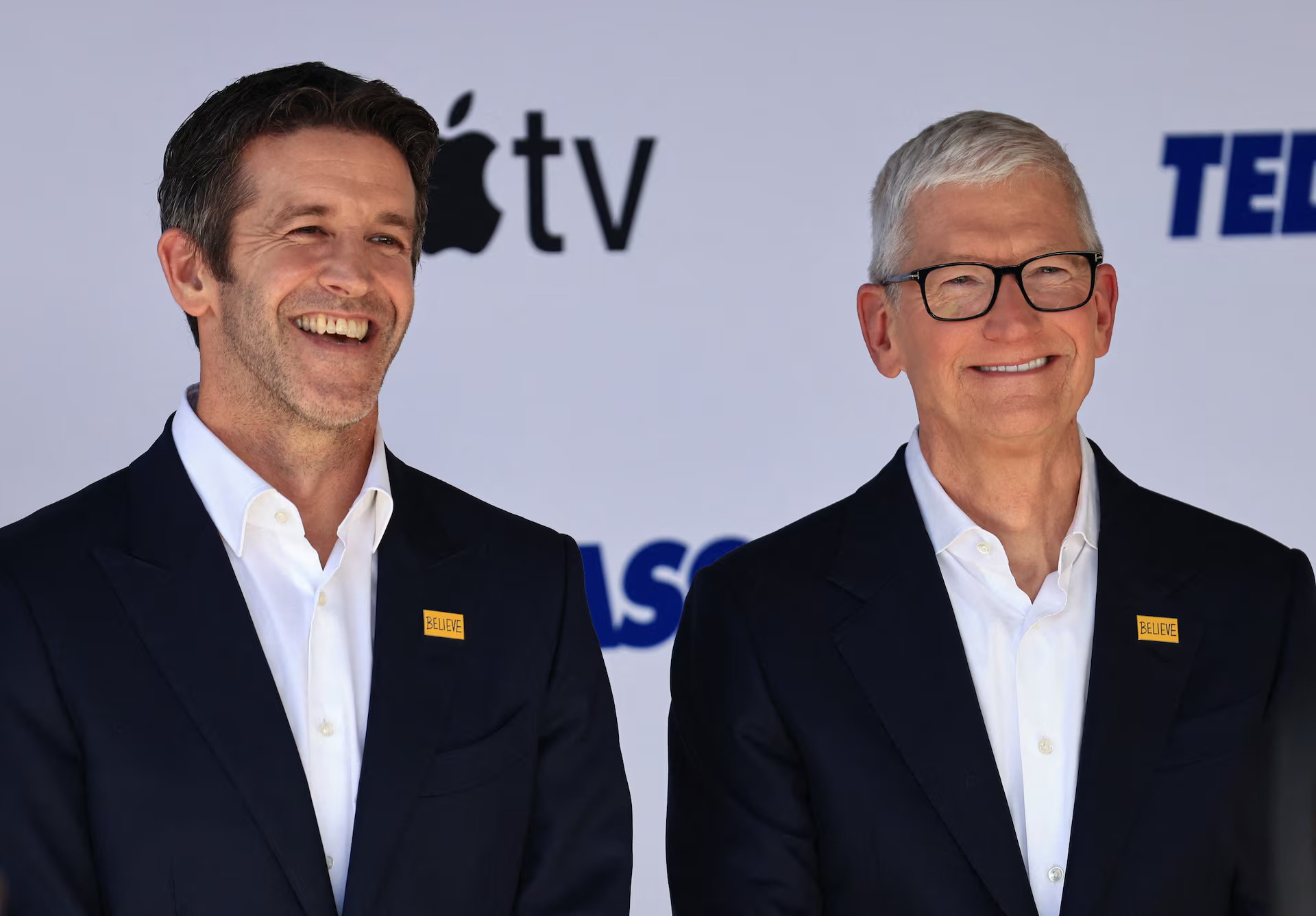 CEO Apple nhận lương bao nhiêu?