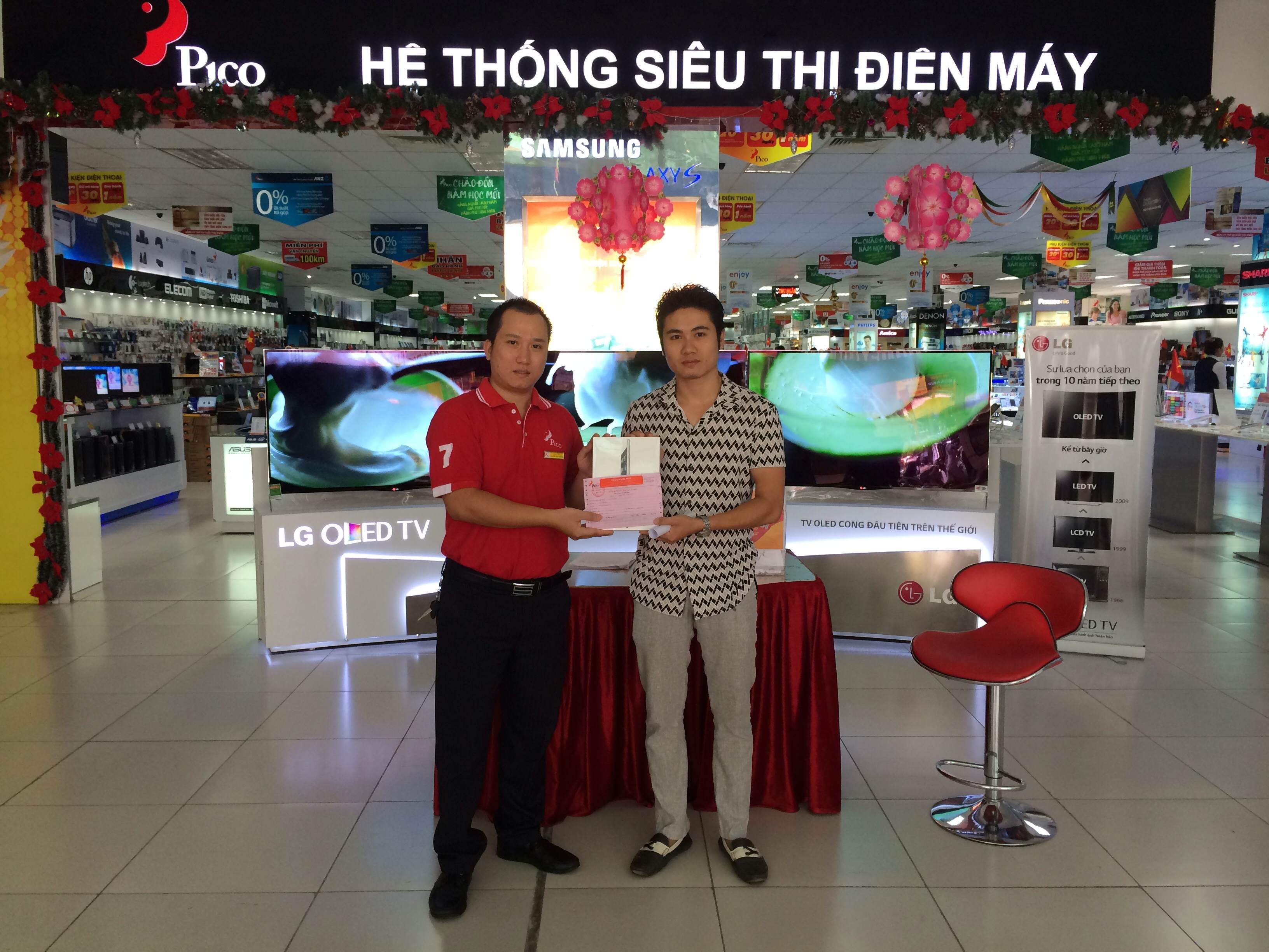 Lien tiep trung thuong iPad khi mua hang tai Pico dip 2/9 hinh anh