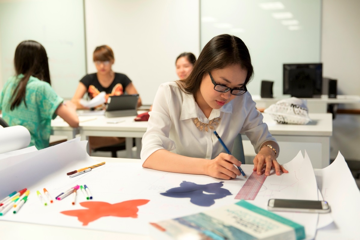 Một giờ học của sinh viên ngành Kinh doanh thời trang và dệt may của trường RMIT Việt Nam.