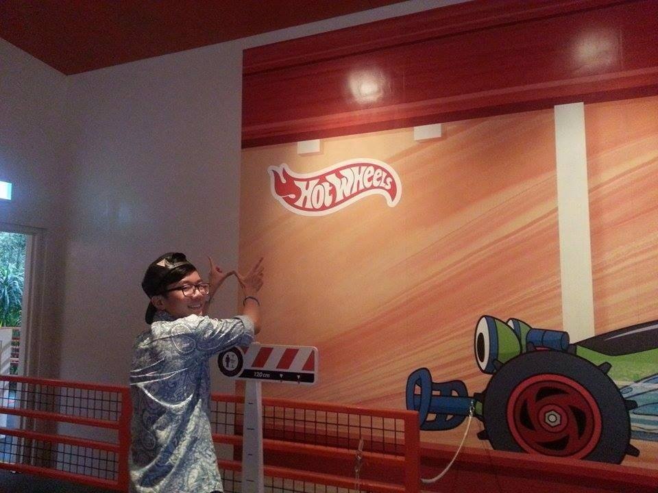 Tan huong Disneyland Hong Kong voi Hot Wheels 2014 hinh anh