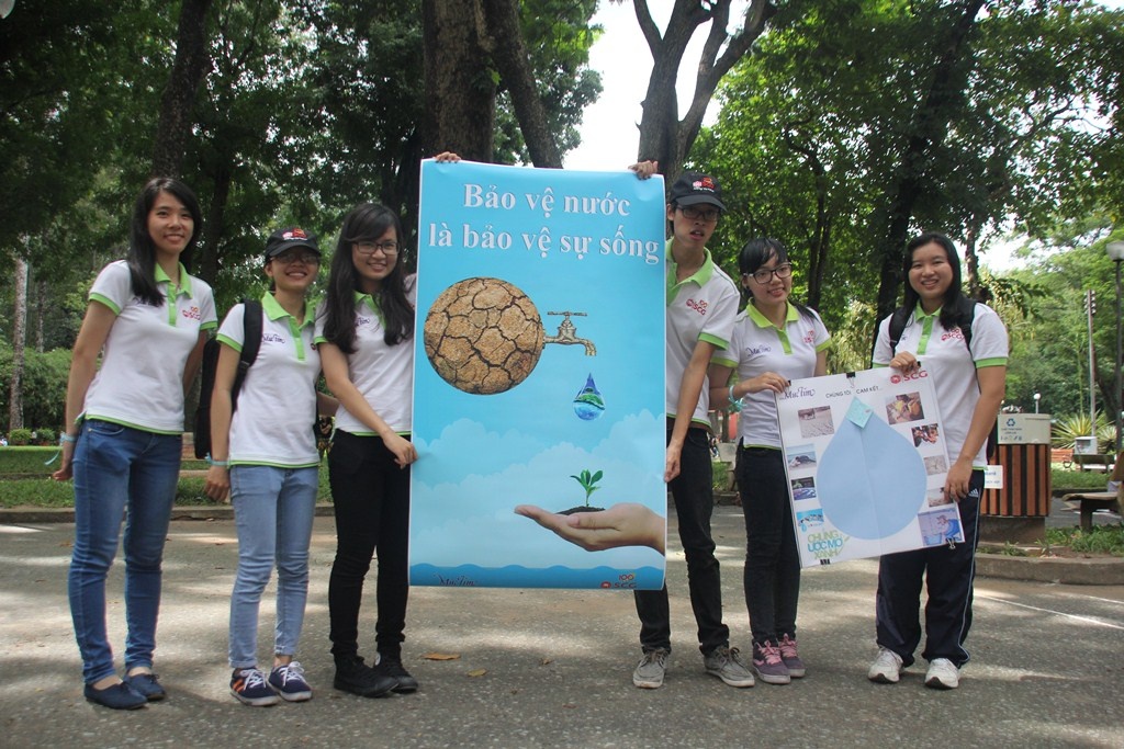 Gioi tre co dong giam thieu tieu hao de bao ve moi truong hinh anh