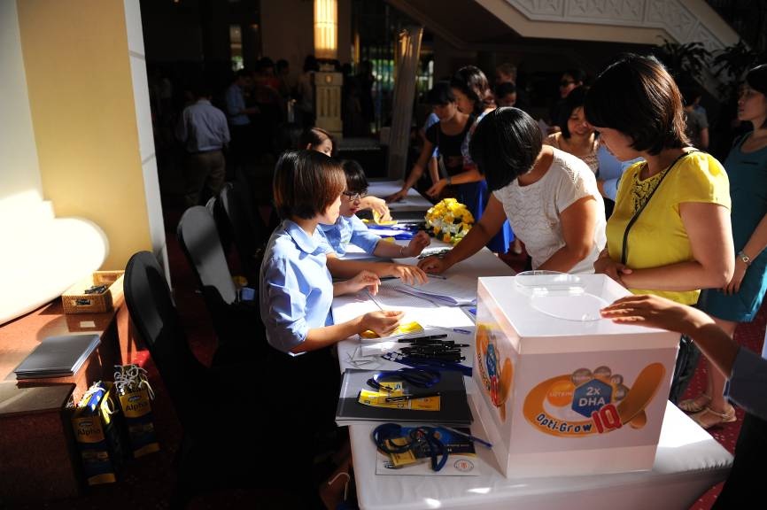 Khu vực lễ tân đón tiếp và ghi nhận lại thông tin khách mời cho chương trình