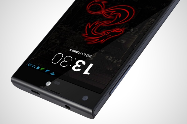 Máy trang bị kính cường lực Dragontrail từ Nhật Bản.