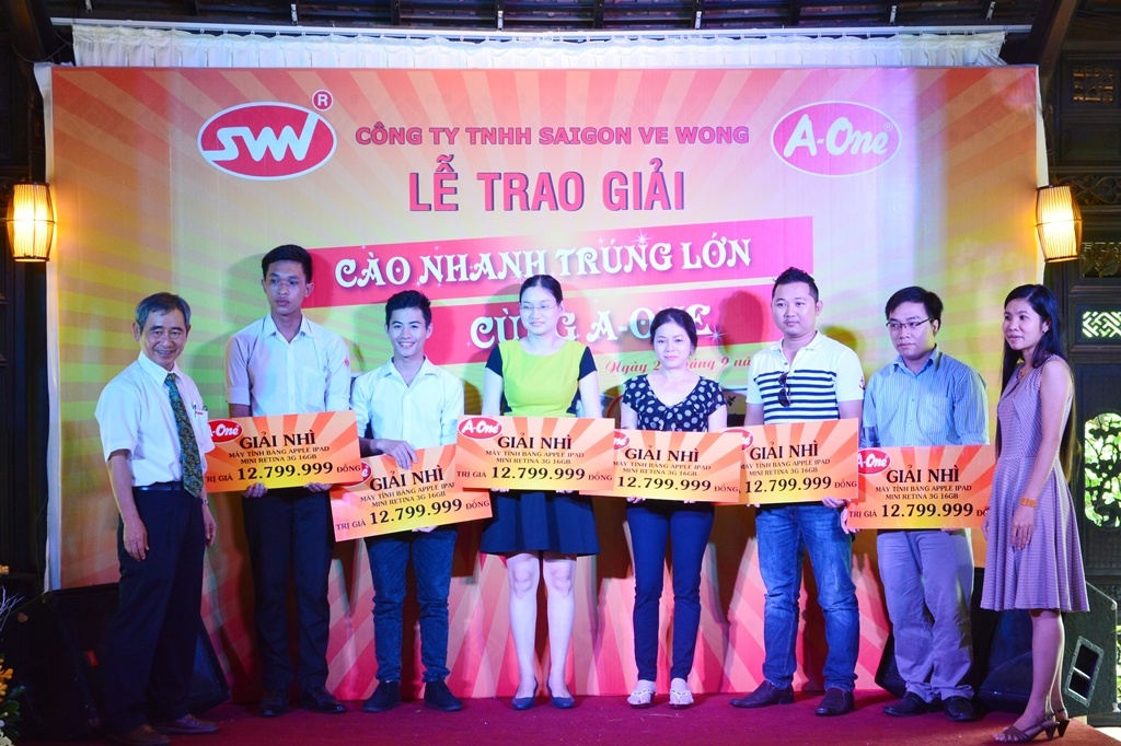 Le trao giai 'Cao nhanh trung lon cung A-One' hinh anh