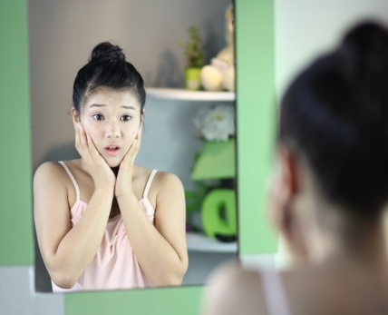Thao duoc giup phong ngua va dieu tri mun trung ca hinh anh