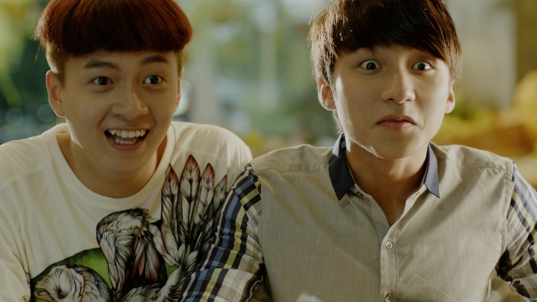 Ngô Kiến Huy hài hước với mái tóc ngố cùng diễn xuất gương mặt đầy cảm xúc.