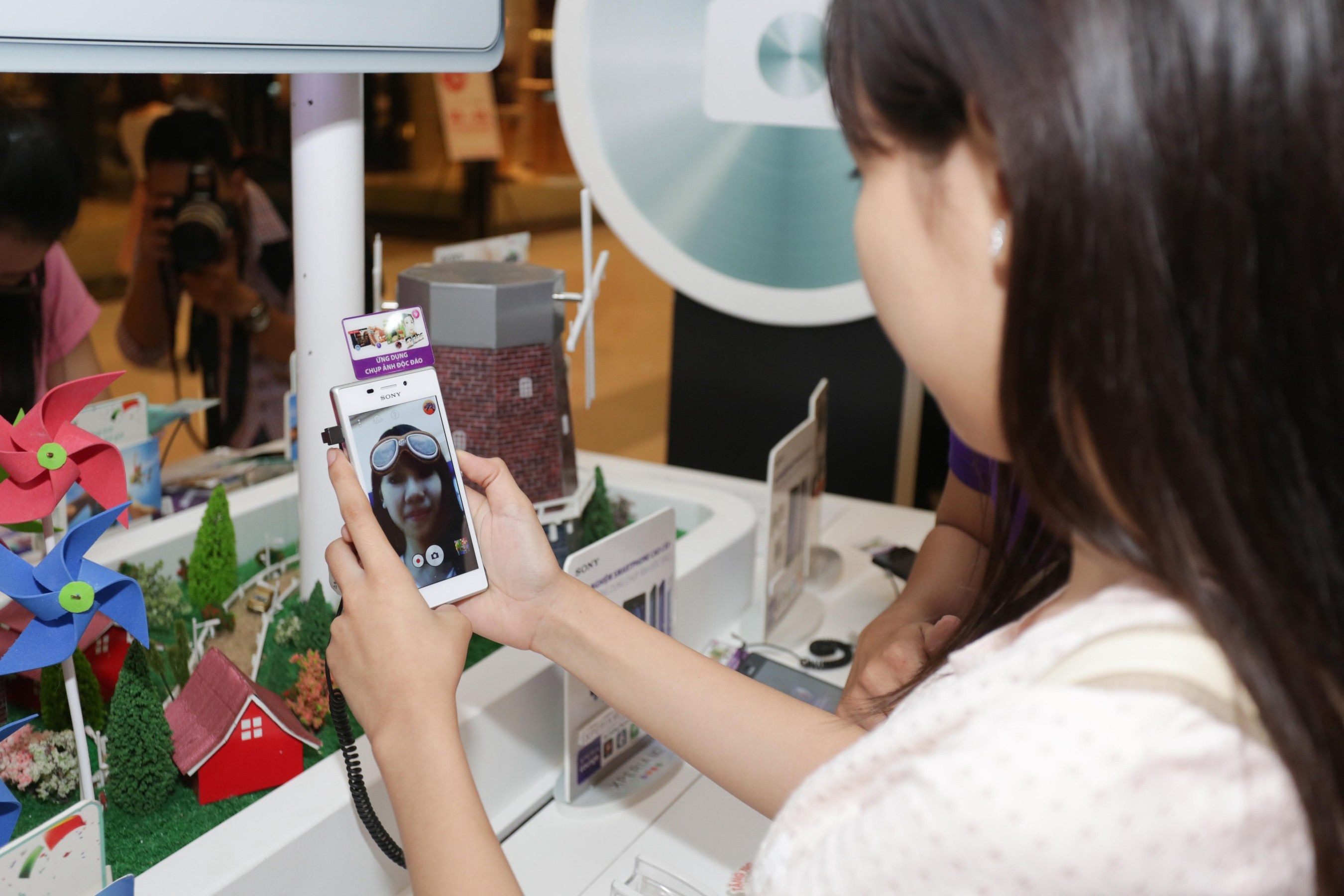 XPERIA M2 va C3 Dual - tro thu dac luc cua gioi tre hinh anh