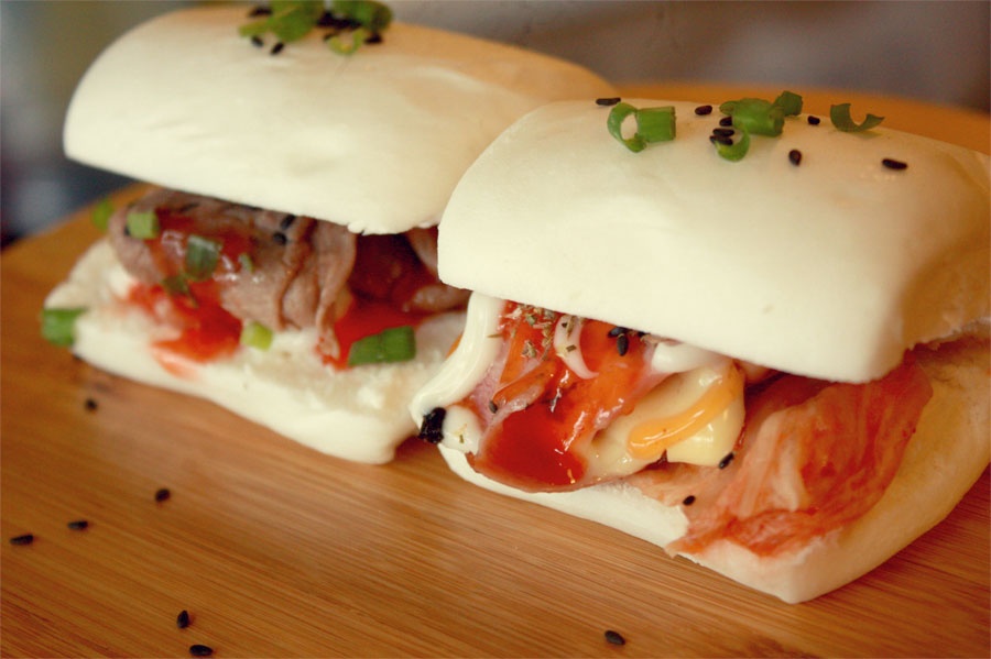 Len Ho Tay thuong thuc honey toast va banh bao kieu My hinh anh