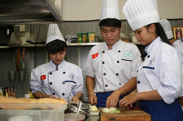 Khi những thỏa thuận công nhận bằng cấp lẫn nhau có hiệu lực, sinh viên Việt Giao có thể tự tin làm việc tại các nước Đông Nam Á mà không gặp bất cứ rào cản nào. Ảnh: Như Quỳnh