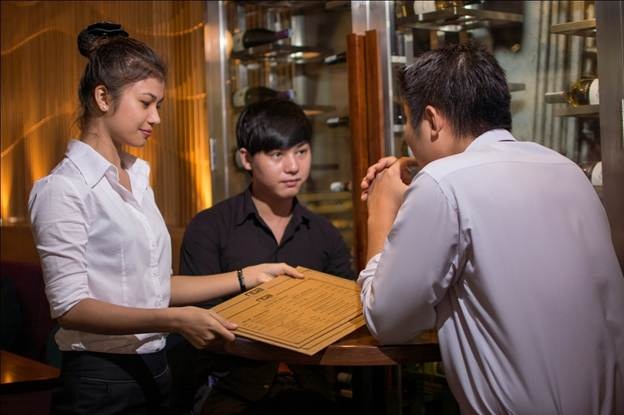 Lựa chọn đúng ngành nghề để được đào tạo bài bản là chìa khóa giúp sinh viên thành công trước cơn bão dịch chuyển lao động khi AEC thành lập. Ảnh: Như Quỳnh