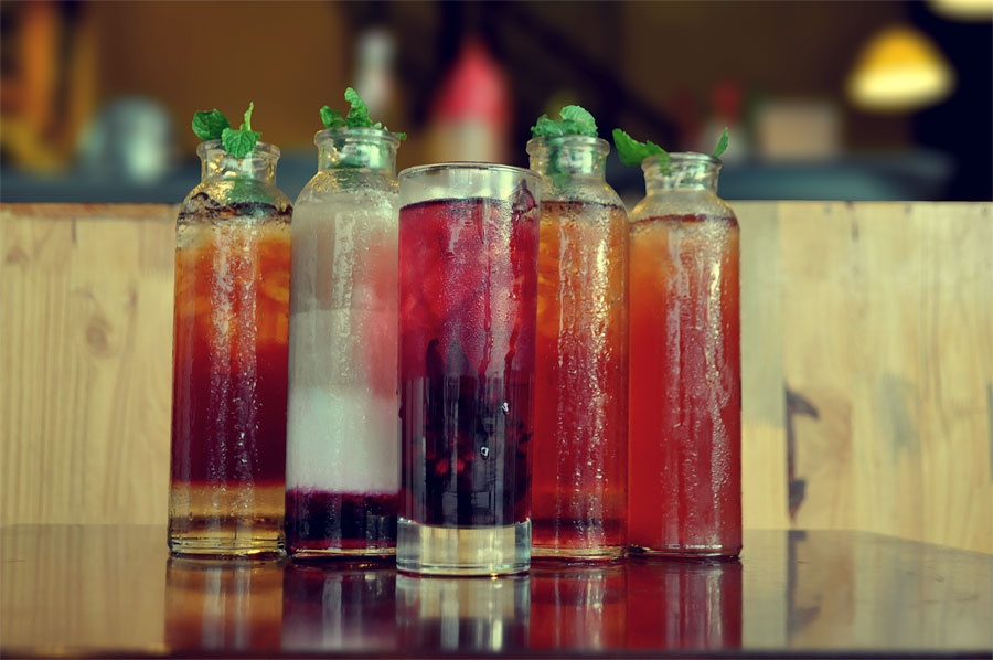 Các loại trà gồm trà hạt dẻ, trà sữa lựu đỏ, nước Atiso, trà dâu ổi luôn được các thực khách yêu thích.