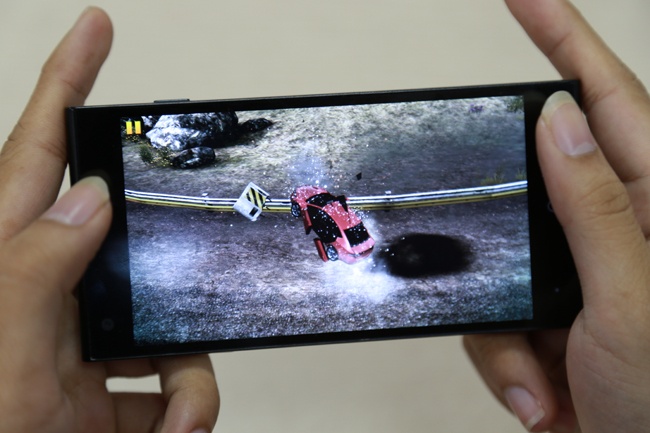 Kiem nghiem kha nang choi game cua Racer INNO hinh anh