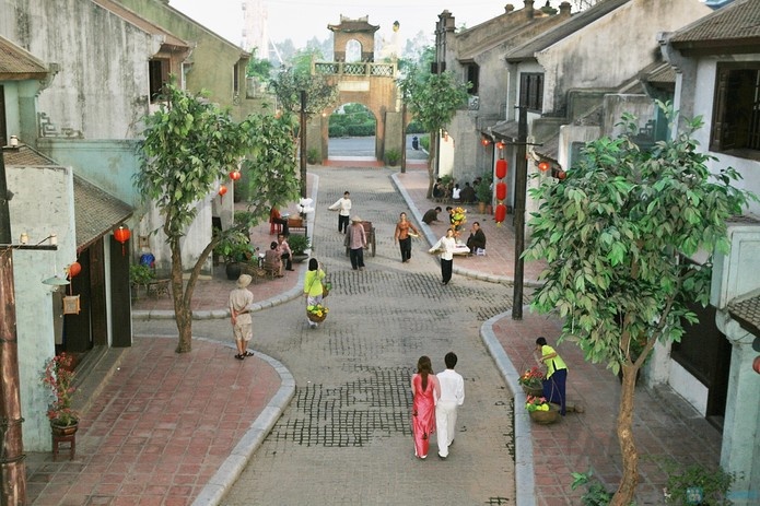 Trai nghiem cam giac khac la tai Thien Duong Bao Son hinh anh