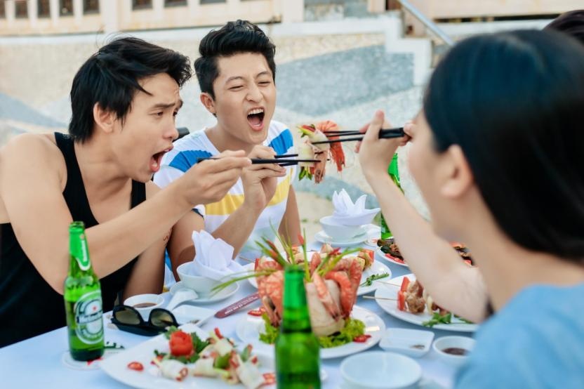 Hương vị ẩm thực tinh tế tại Blue Whale sẽ làm hài lòng ngay cả những vị khách khó tính nhất.