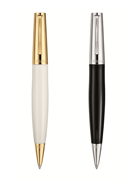 Dòng Astrea làm hoàn toàn bằng thép, hoặc mạ vàng. Trên thân bút có khắc hoạ tiết Greek đặc trưng của Versace.