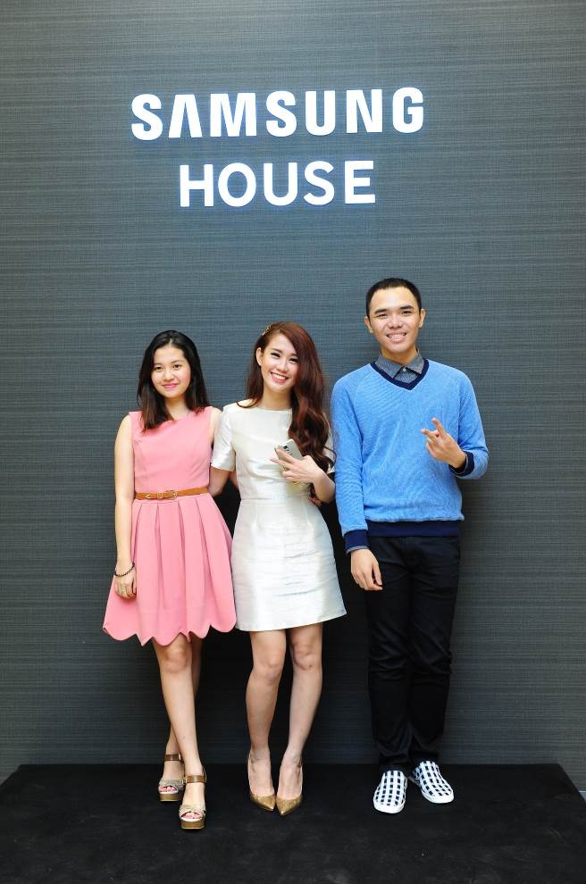 Hot girl Ngọc Thảo cùng hai bạn trẻ Bảo Sơn, Ngọc Trâm tại buổi công chiếu tập 1 của bộ phim ngắn.