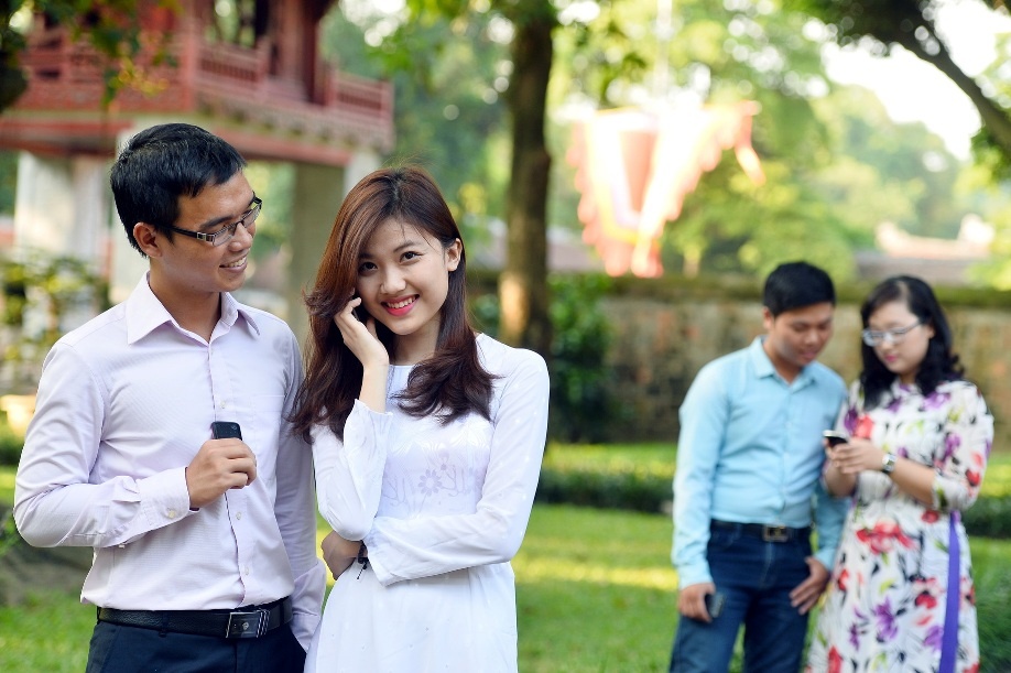 Tan sinh vien no nuc chao ngay moi hinh anh