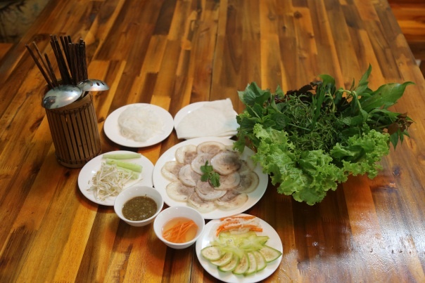 Dac san Trang Bang Hoang Ty tai Ha Noi hinh anh