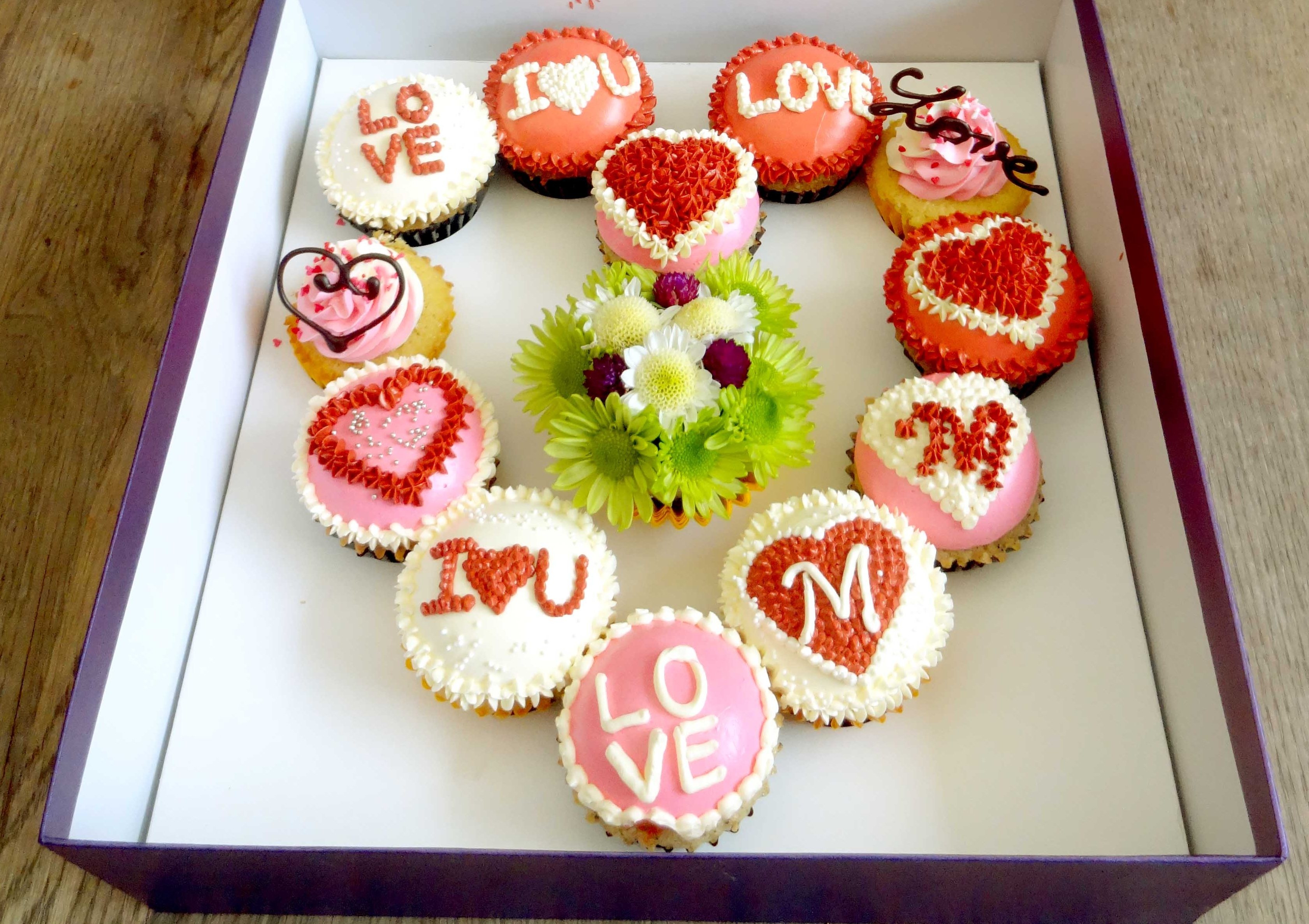 Banh ngot trao loi yeu thuong ngay 20/10 hinh anh