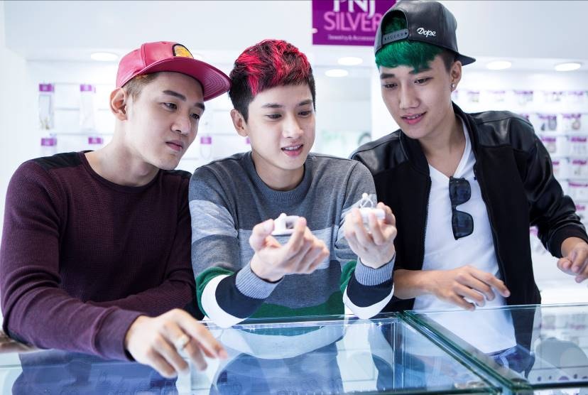 14 sao Viet lam clip ve phai dep ngay 20/10 hinh anh