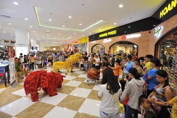 Khai truong trung tam thuong mai tuyet dep ben vinh Ha Long hinh anh
