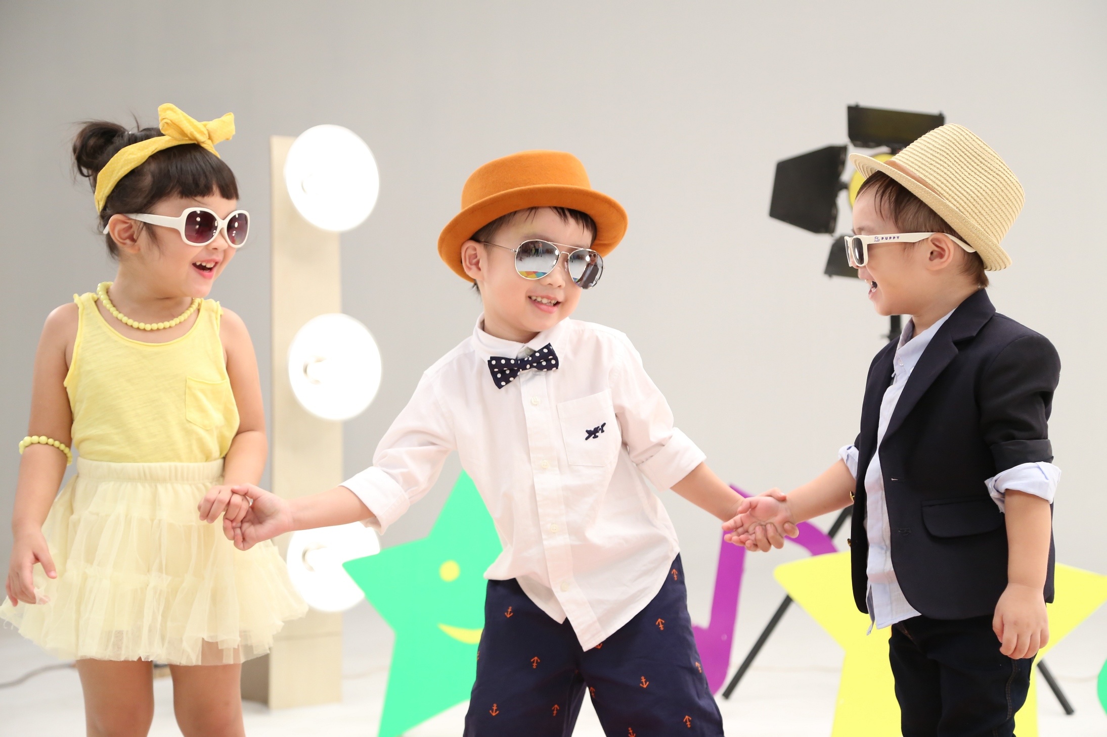 Do do dang yeu tren ghe nong cua cac nhoc ti nha sao Viet hinh anh